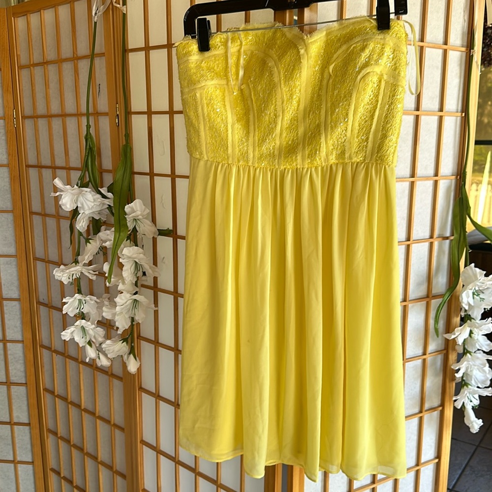 BCBG MAXAZRIA yellow dress sz 10